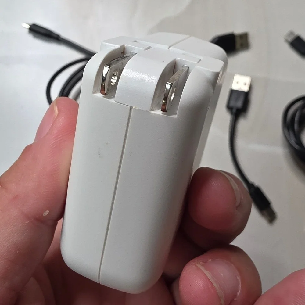 Anker PowerPort 2 Elite Dual USB Wall‎ Charger A2023 White 3 Charging Cables W4